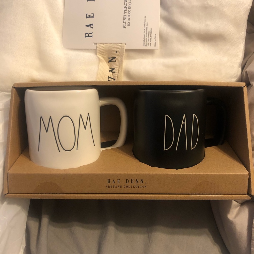 Rae Dunn Mom and Dad mug set